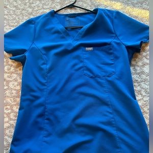 FIGS, One pocket slim top